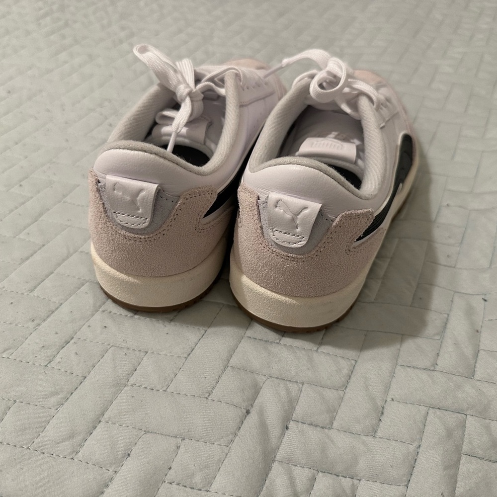 Puma White and Black Sneakers - Picture 5 of 5